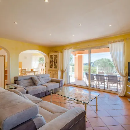 La Figuiere - Max275 By Interhome